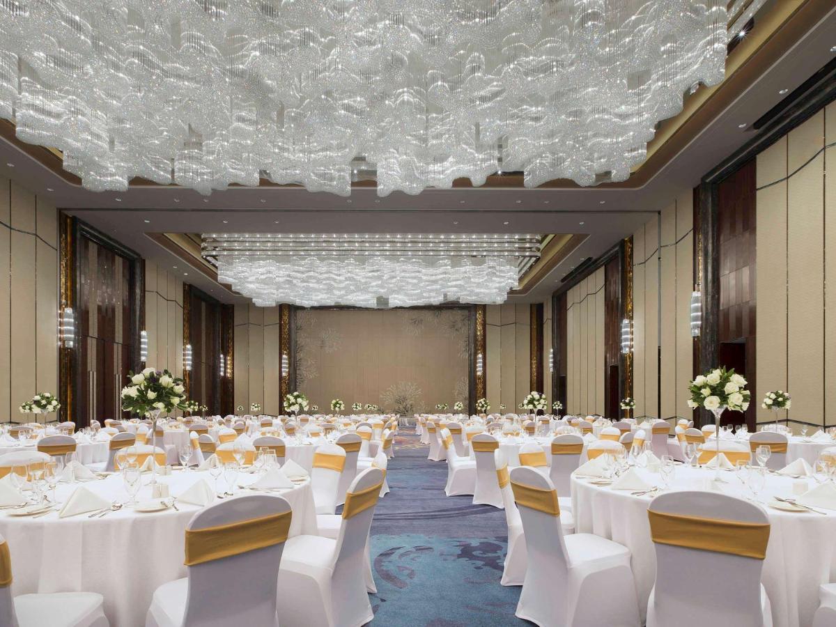 ホテル Pullman Yantai Center エクステリア 写真