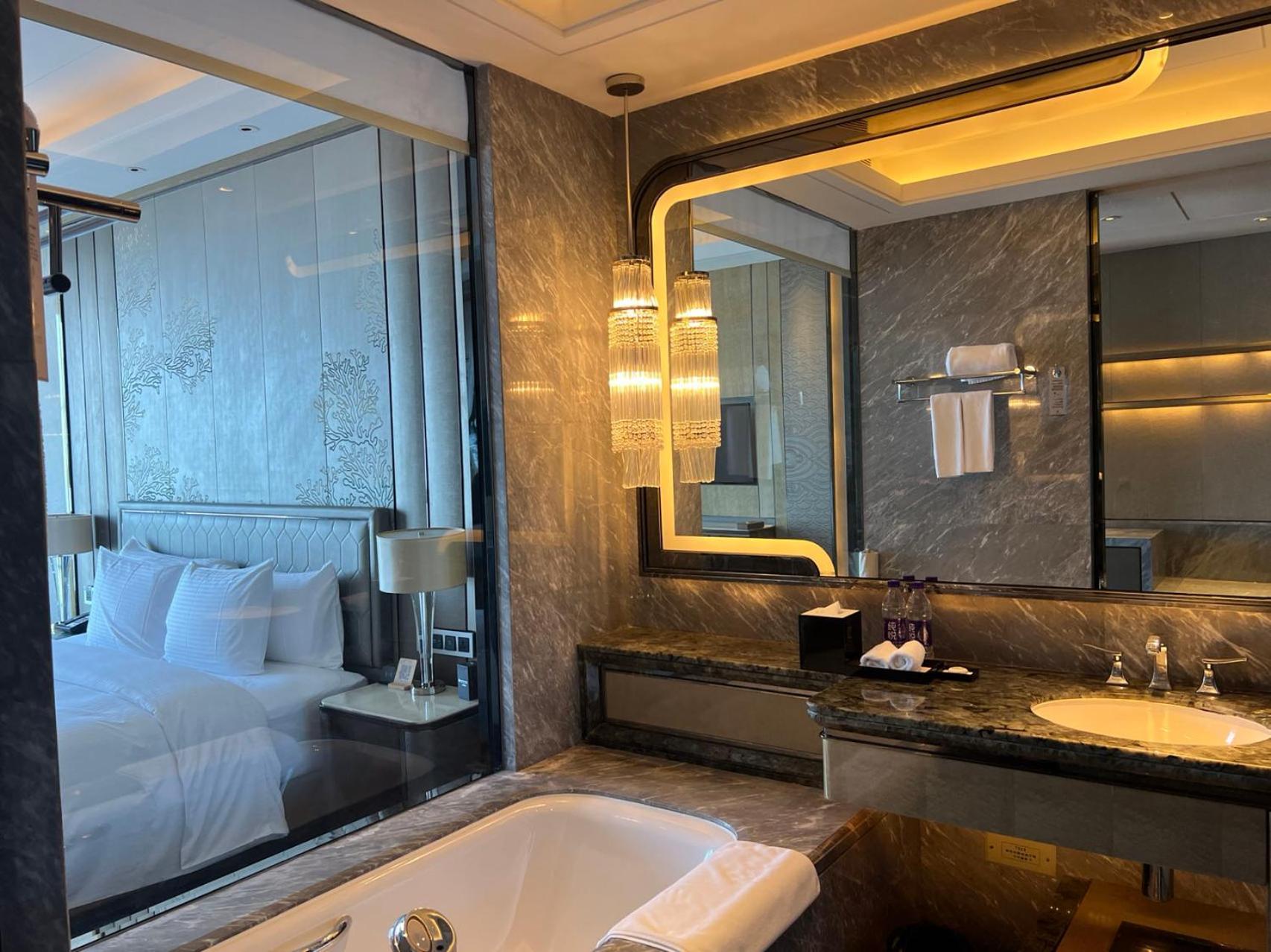 ホテル Pullman Yantai Center エクステリア 写真